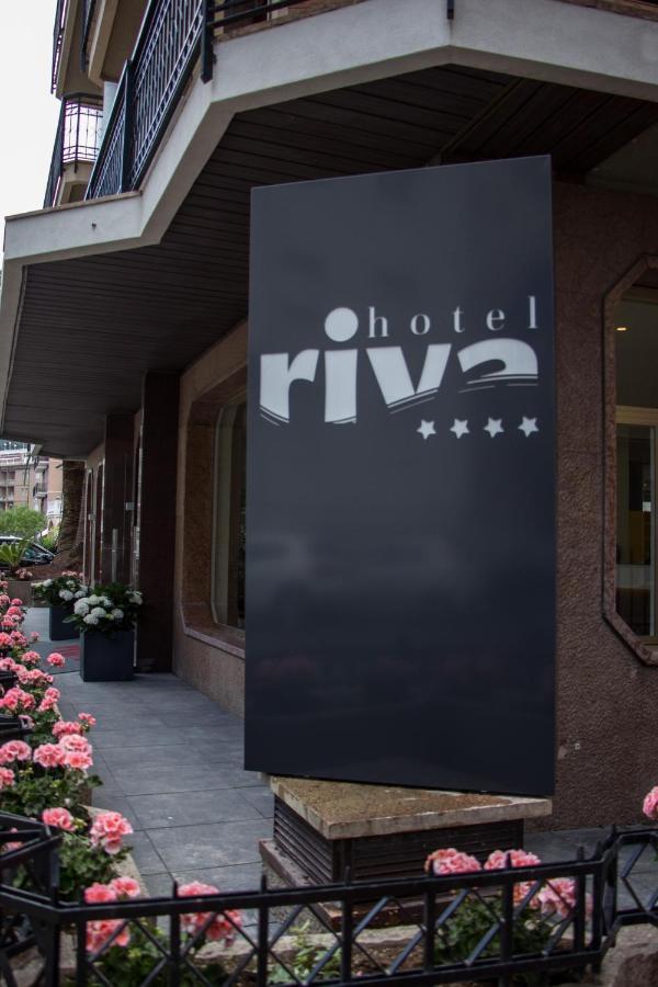 Hotel Riva アラッシオ エクステリア 写真